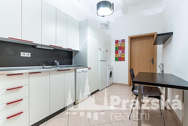 Pronájem bytu 1+1 50 m² — photo 2