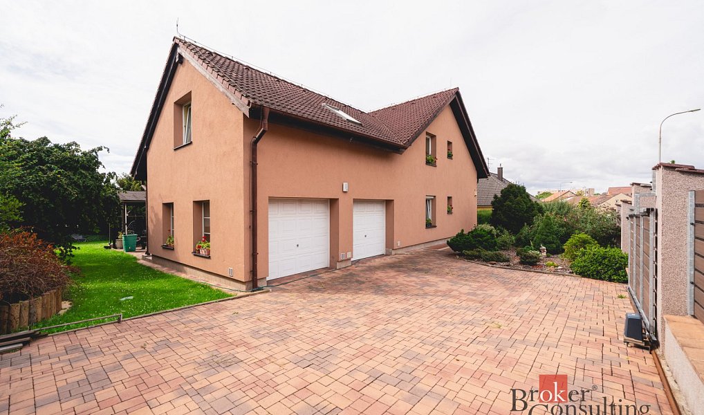 Prodej domu 322 m² s pozemkem 1 262 m², Plzeň – náhled fotky 36