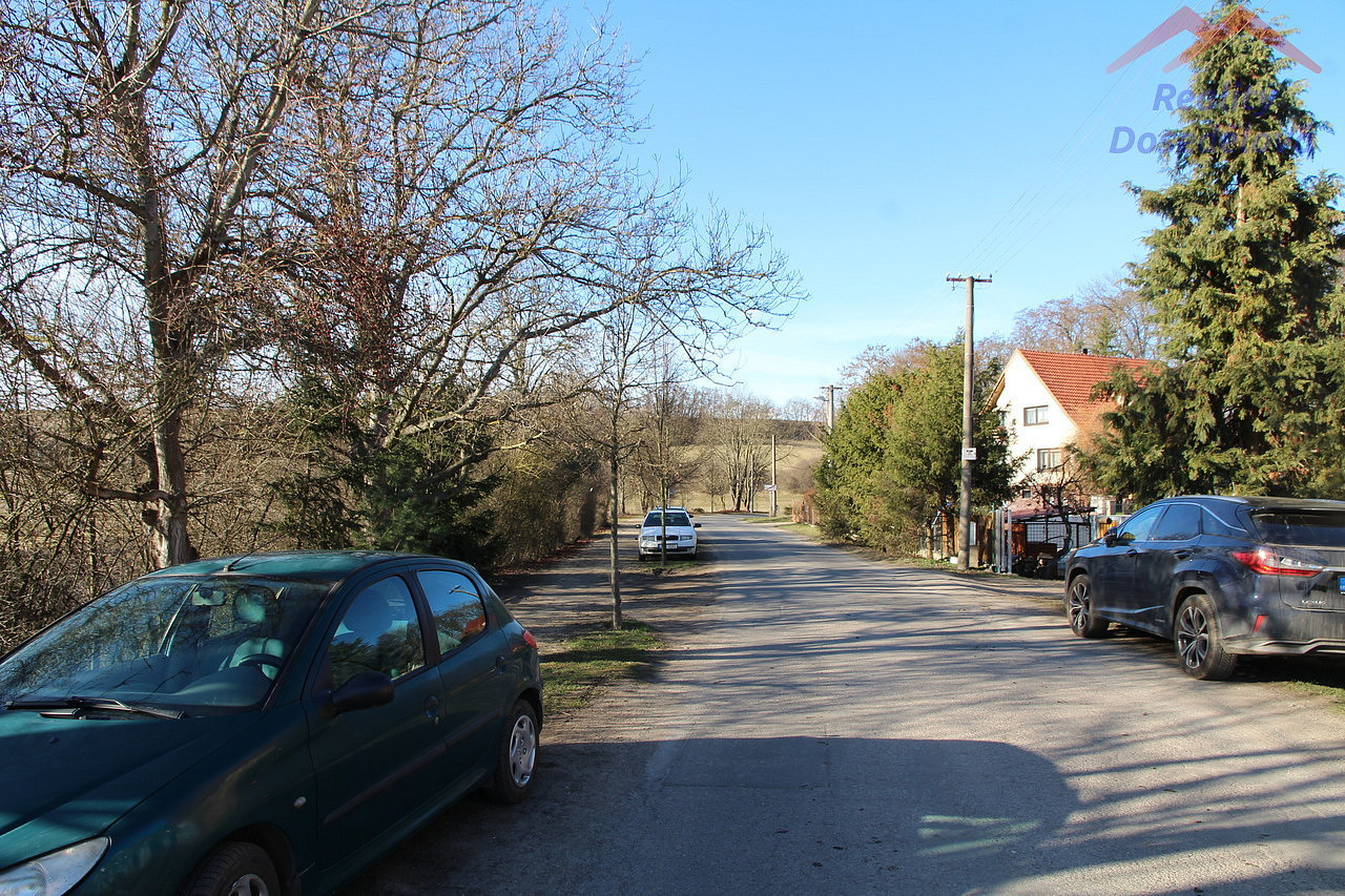 Prodej stavebního pozemku 1 000 m²