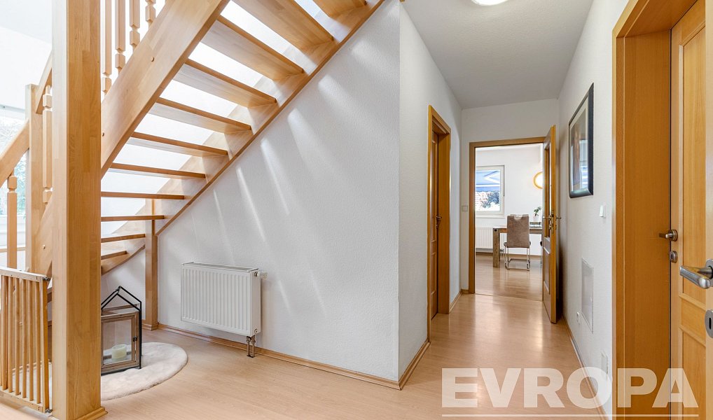 Prodej domu 225 m² s pozemkem 1 197 m², Hybrálec – náhled fotky 4