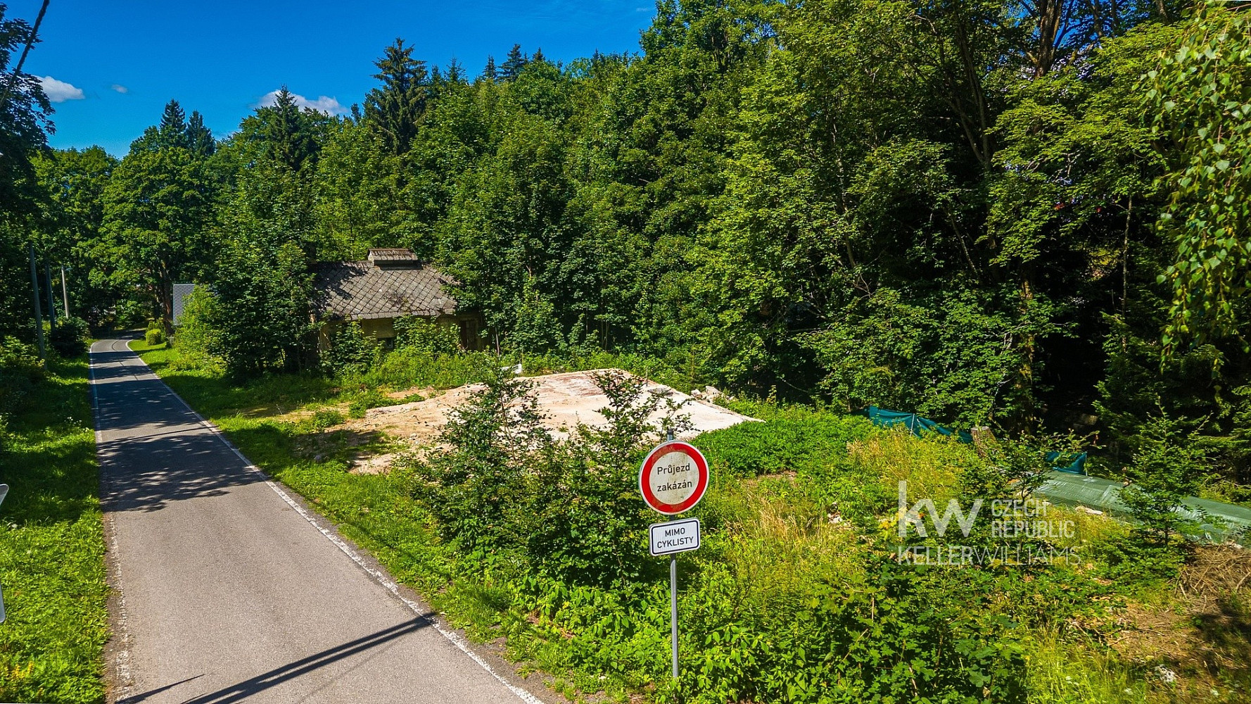 Prodej stavebního pozemku 782 m² – fotografie 3