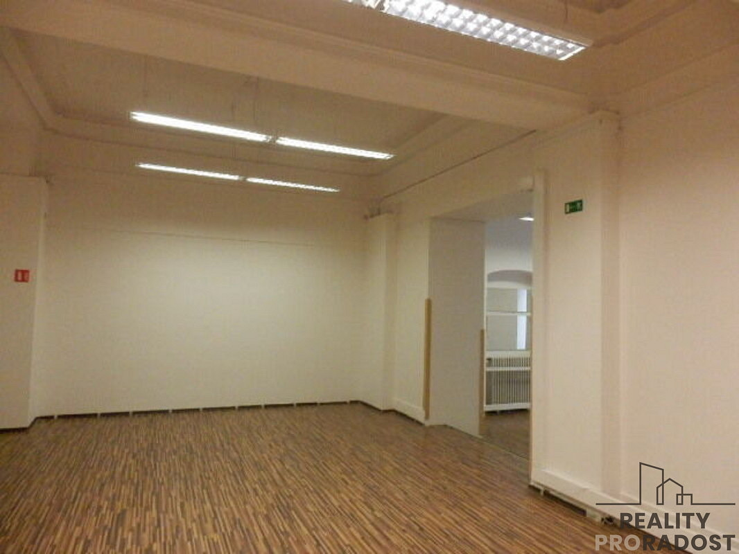 Pronájem obchodních prostor 105 m² – fotografie 4