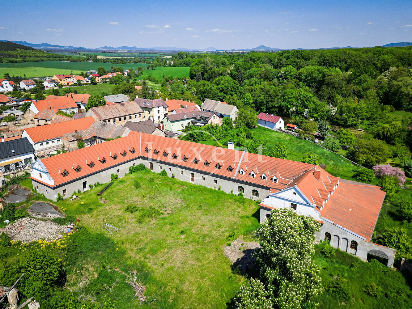 Prodej komerčního objektu (jiného typu) 5 100 m²
