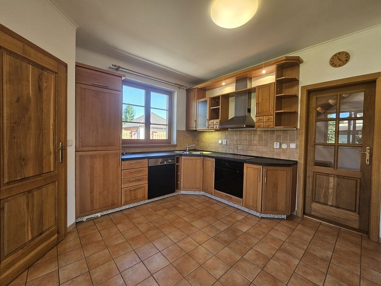 Prodej domu 252 m² s pozemkem 1 150 m² – fotografie 4