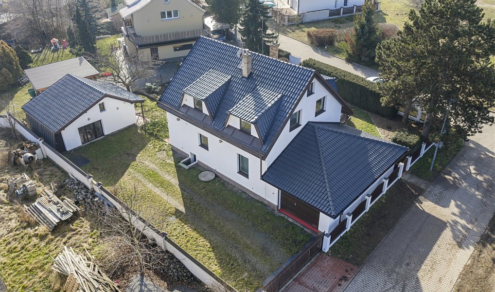 Prodej domu 207 m² s pozemkem 758 m², Praha – náhled fotky 2