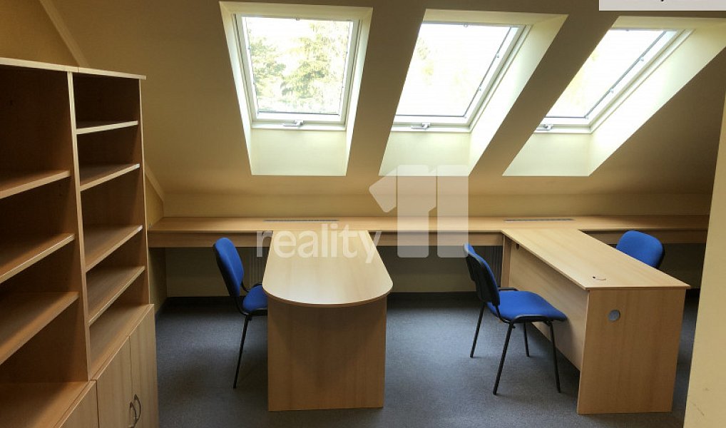 Pronájem kanceláře 33 m², Karlovy Vary – náhled fotky 2