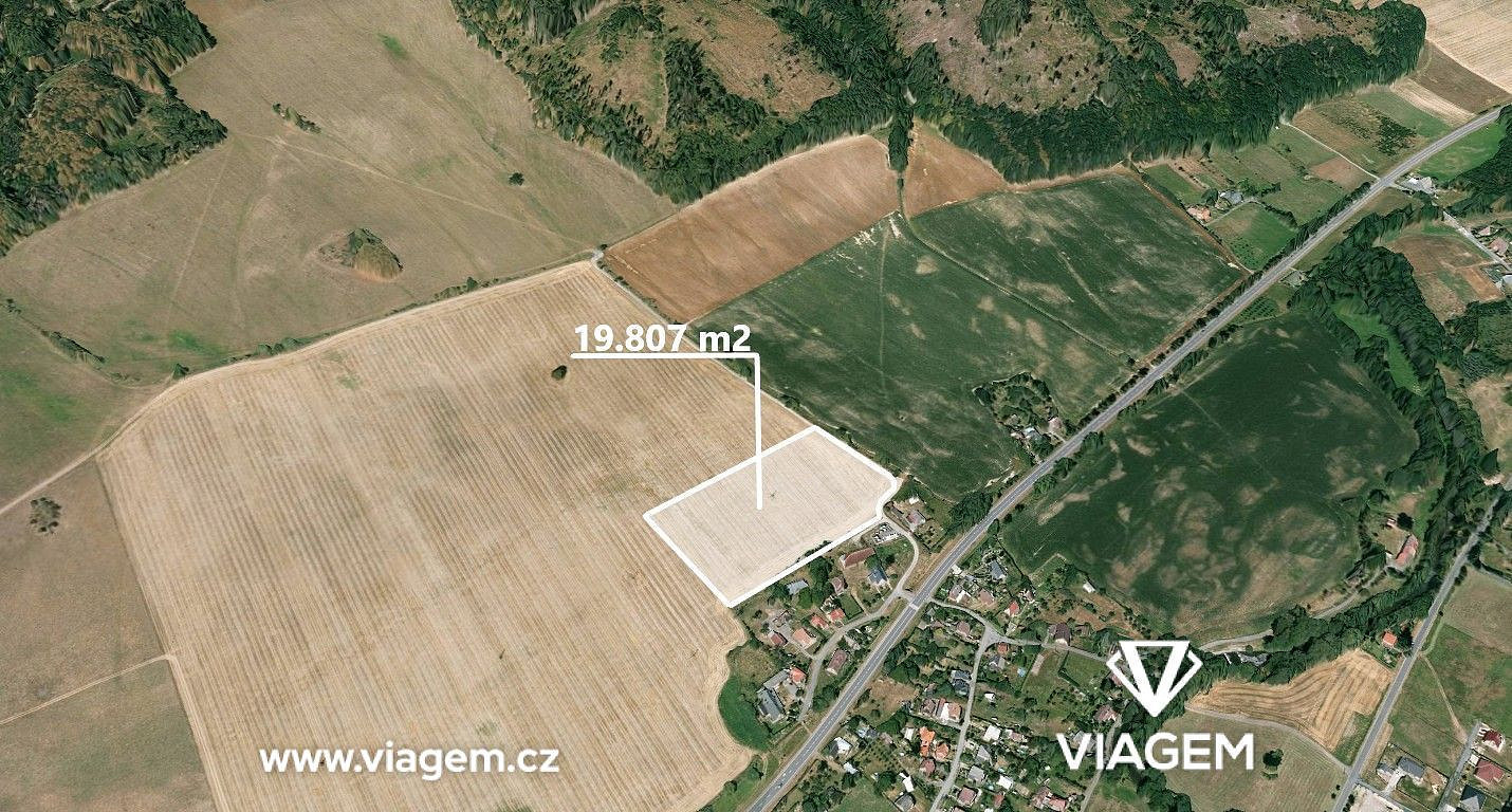 Prodej pole 3 713 m²