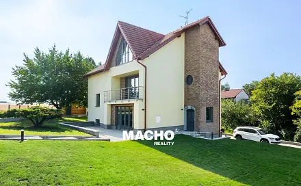 Pronájem domu 380 m² s pozemkem 1 131 m², Školská, Kosoř, okres Praha-západ