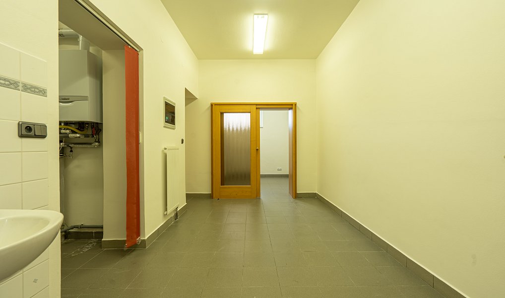 Pronájem obchodních prostor 299 m², Jičín – náhled fotky 18