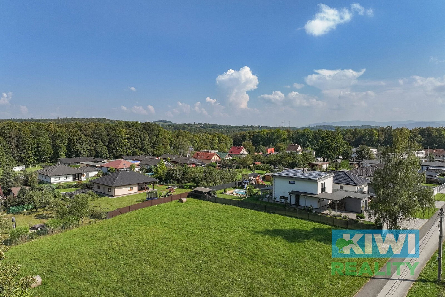 Prodej stavebního pozemku 1 000 m² – fotografie 3