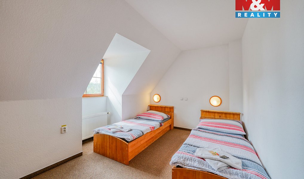 Prodej ubytovacího objektu 689 m², Žihle – náhled fotky 10