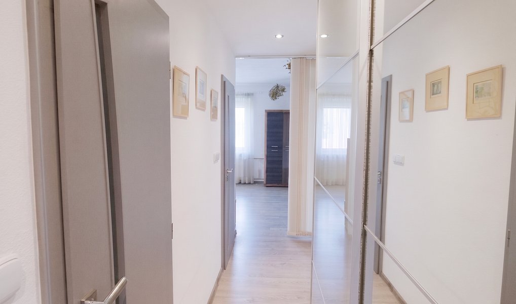 Prodej bytu 3+1 72 m², Kašperské Hory – náhled fotky 9