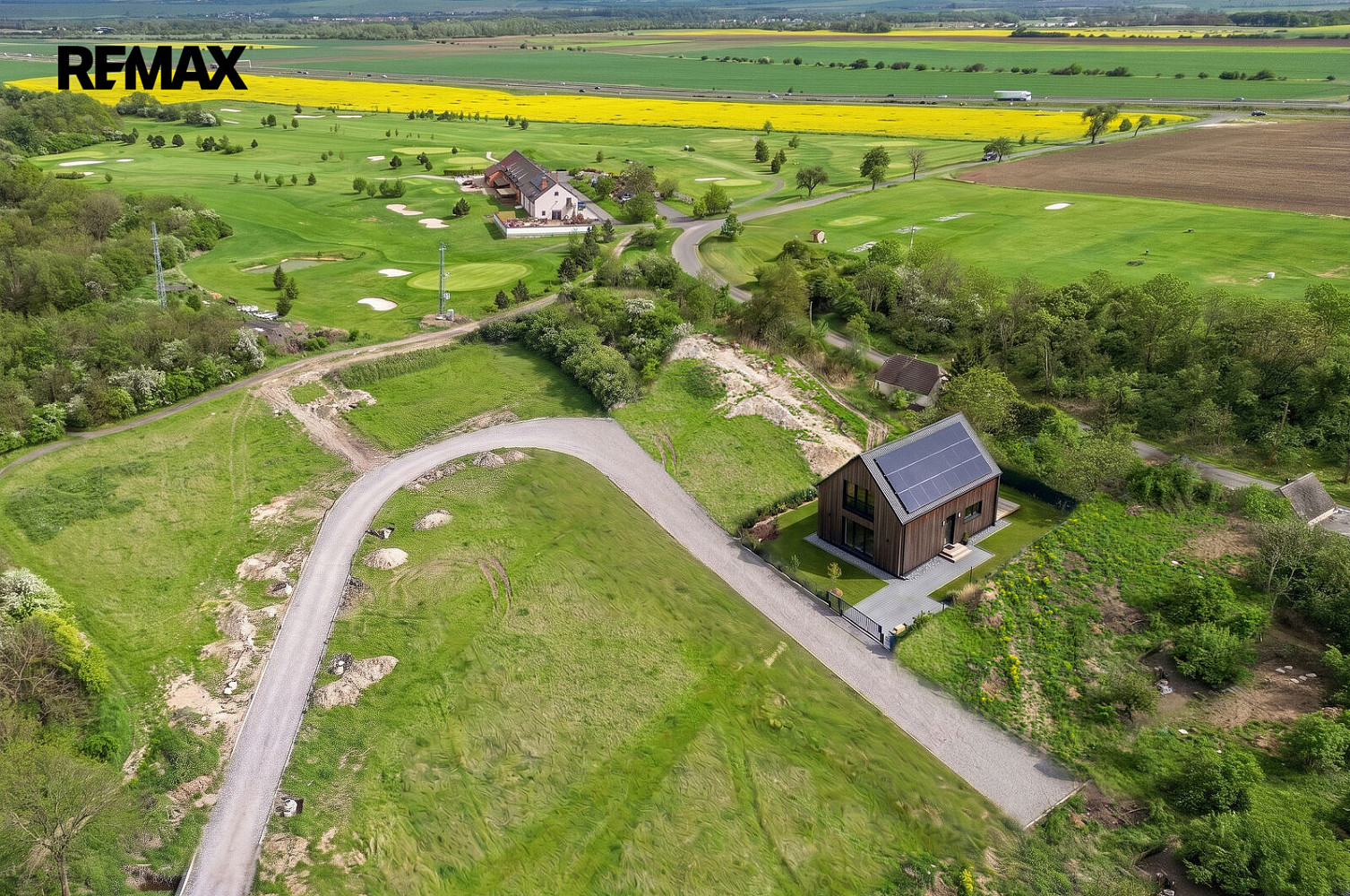 Prodej stavebního pozemku 1 006 m²