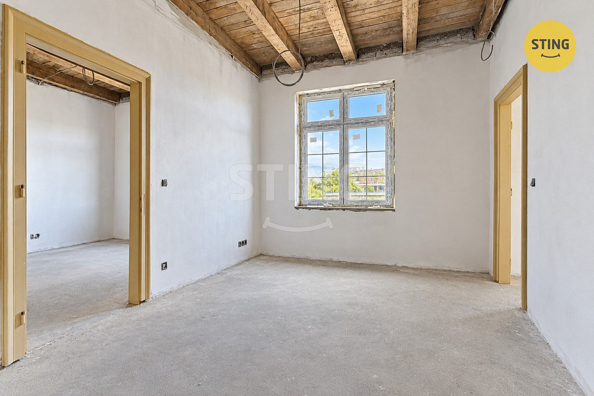 Pronájem komerčního objektu (jiného typu) 89 m² – fotografie 2