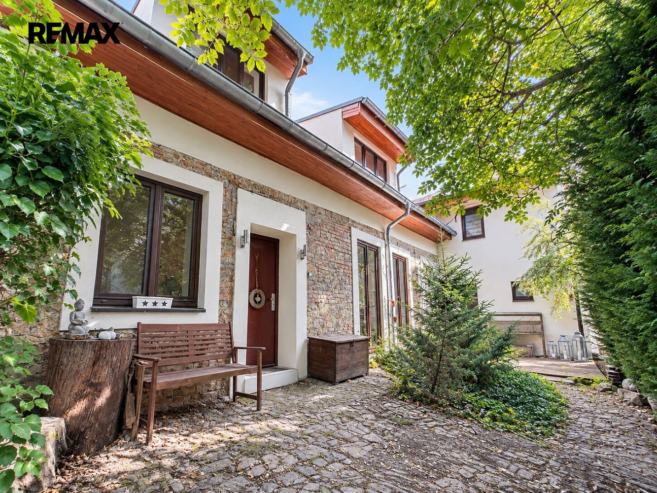 Pronájem bytu 3+kk 95 m²