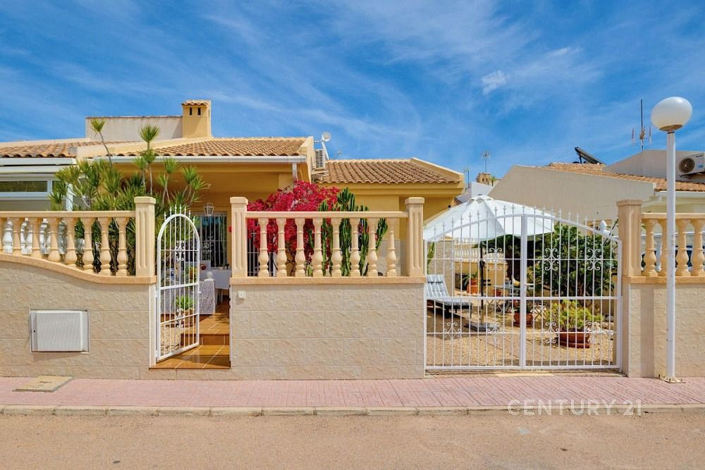 Prodej domu 71 m² s pozemkem 176 m²