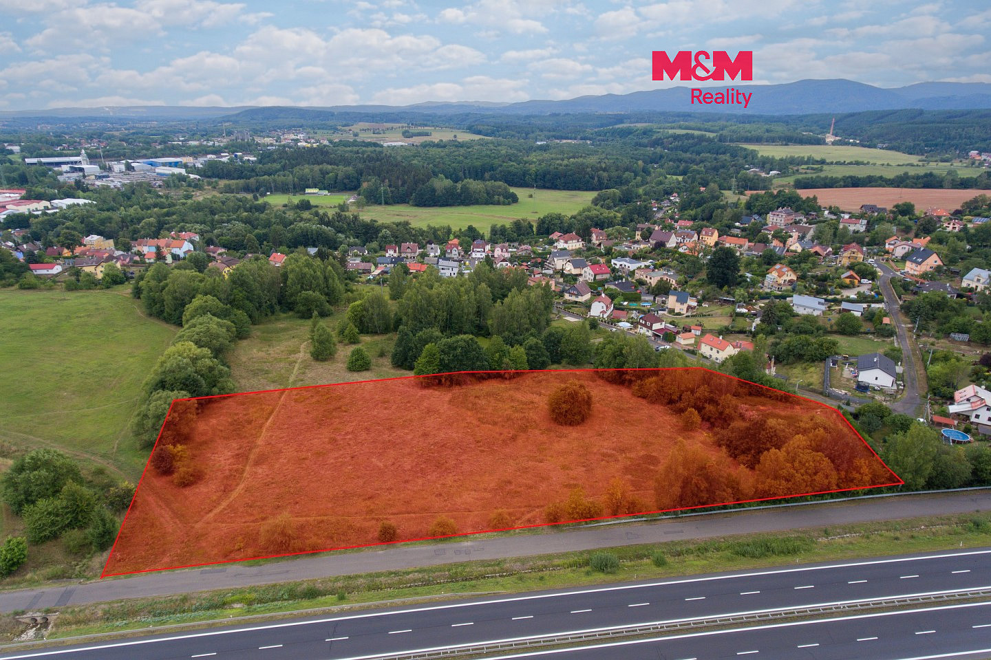 Prodej stavebního pozemku 13 462 m²