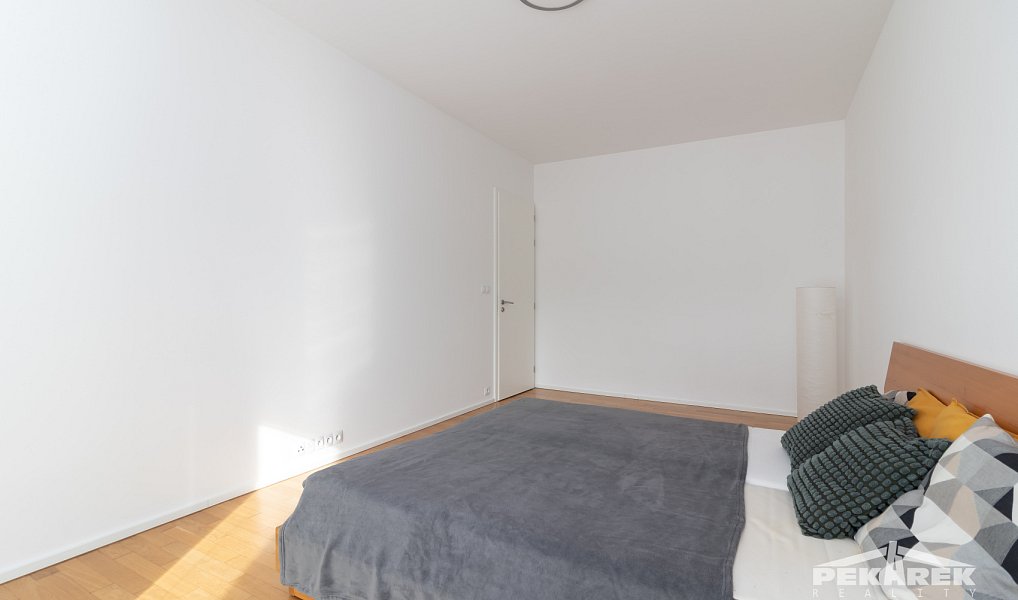 Pronájem bytu 2+kk 61 m², Praha – náhled fotky 6