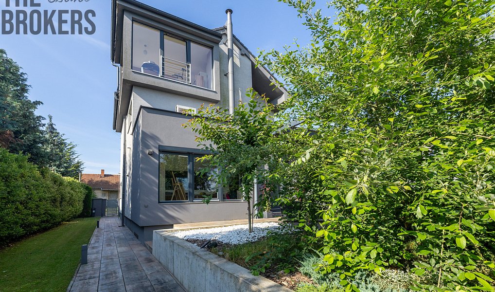 Pronájem domu 300 m² s pozemkem 858 m², Praha – náhled fotky 2