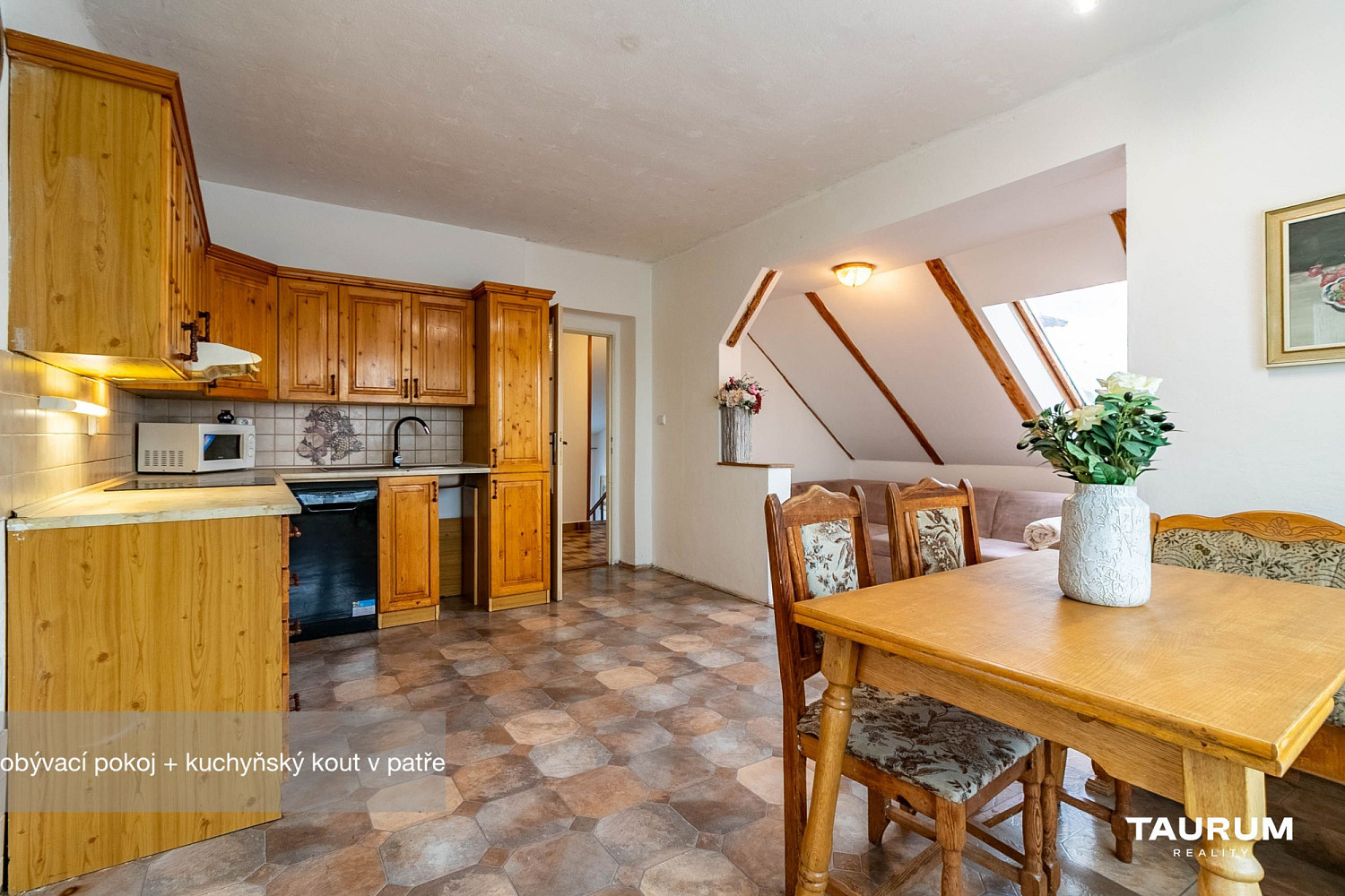 Prodej domu 211 m² s pozemkem 1 309 m²