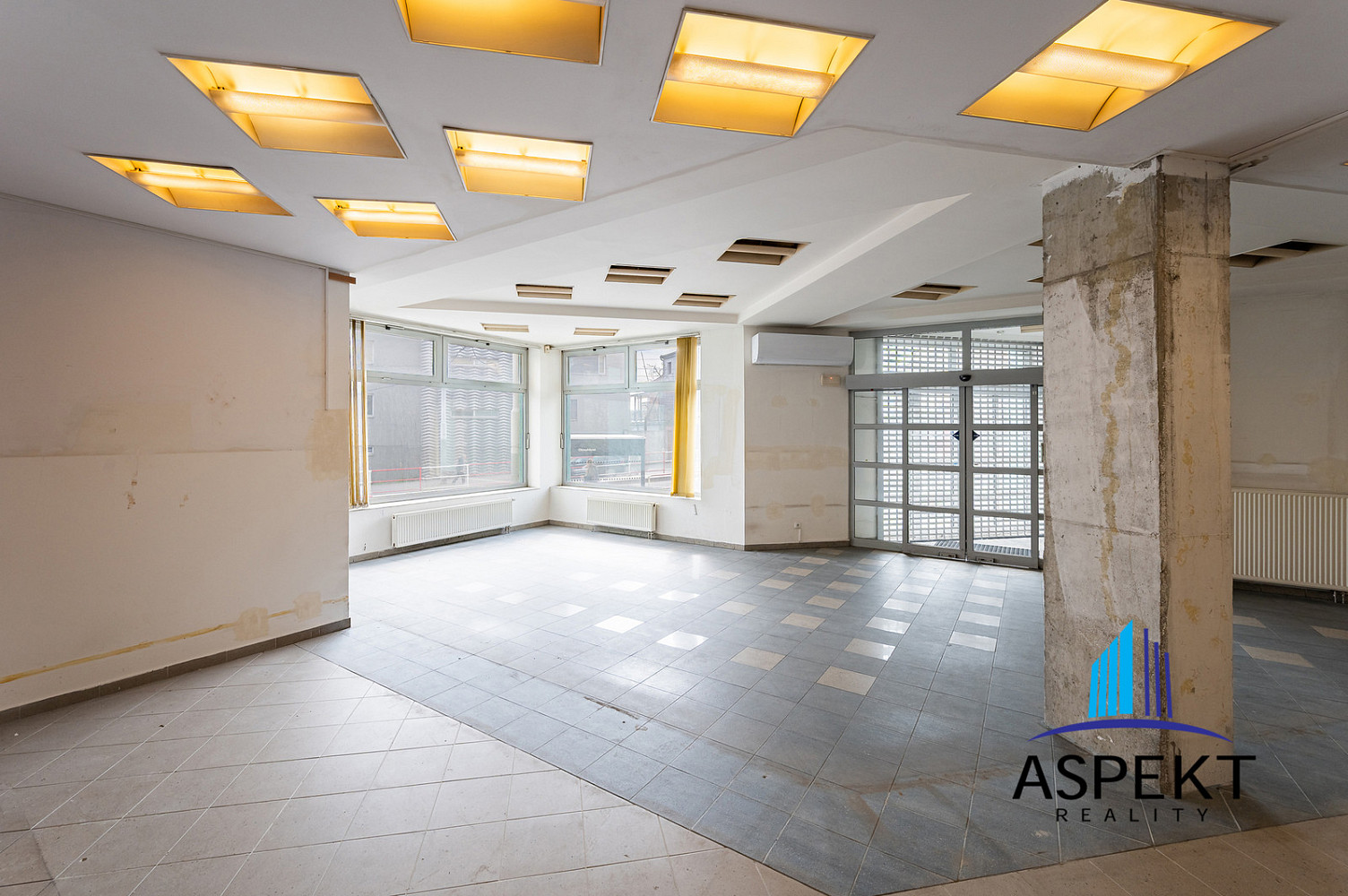 Pronájem obchodních prostor 224 m² – fotografie 2
