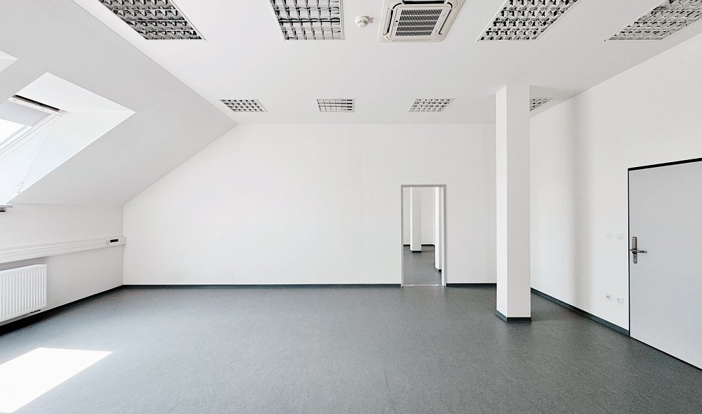 Pronájem kanceláře 650 m², Písek – náhled fotky 11