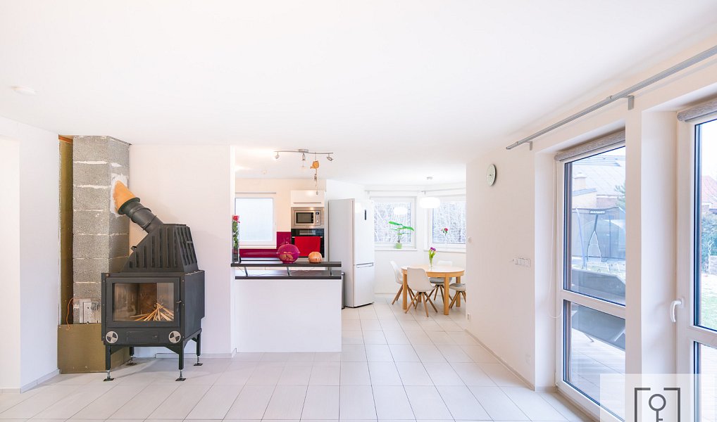 Prodej domu 184 m² s pozemkem 747 m², Chlumín – náhled fotky 4