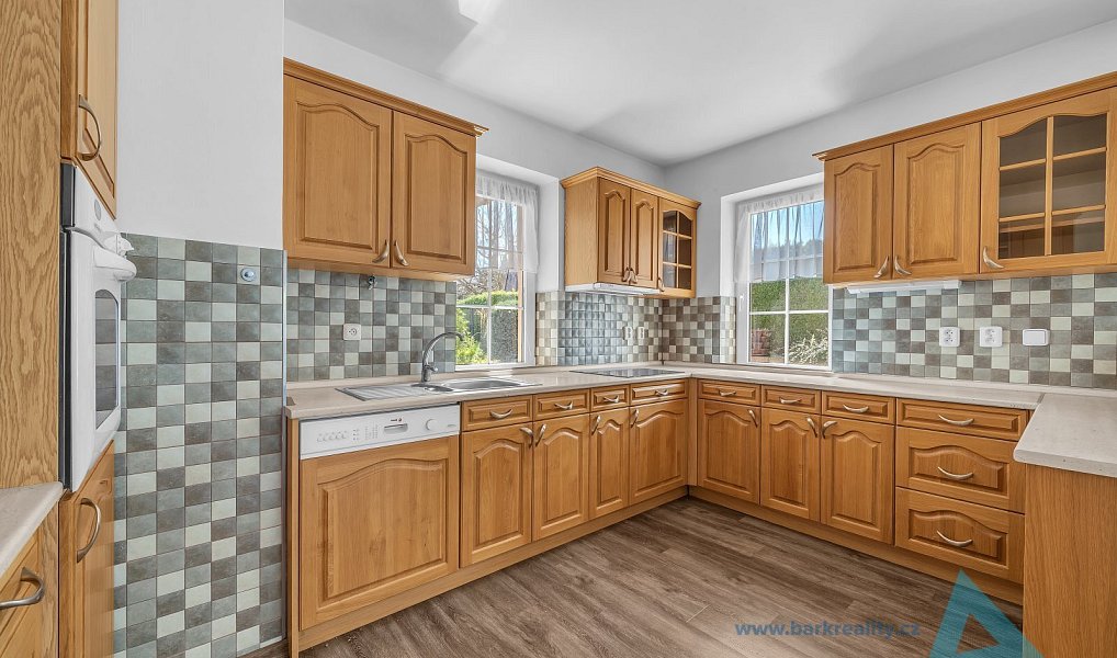 Prodej domu 180 m² s pozemkem 628 m², Nová Paka – náhled fotky 6
