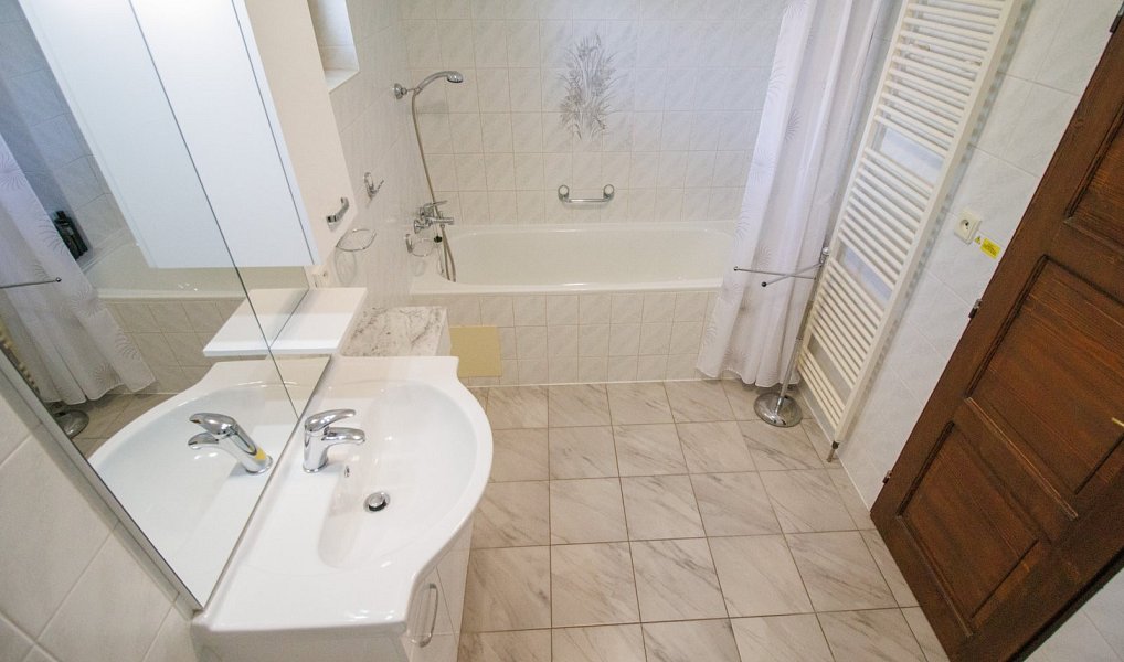 Prodej chaty/chalupy 152 m² s pozemkem 4 929 m², Kolinec – náhled fotky 20