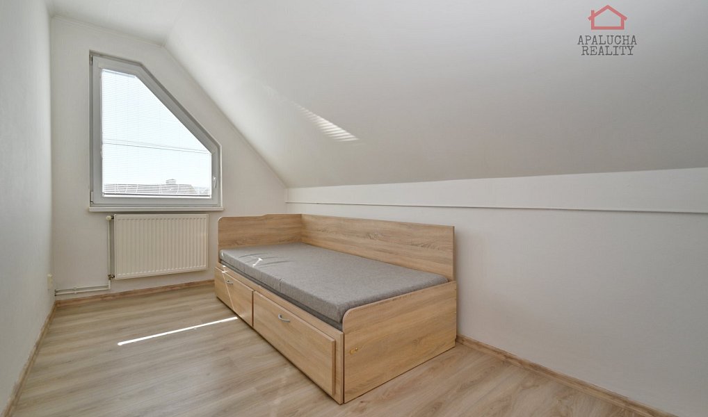 Prodej bytu 3+1 76 m², Nupaky – náhled fotky 4