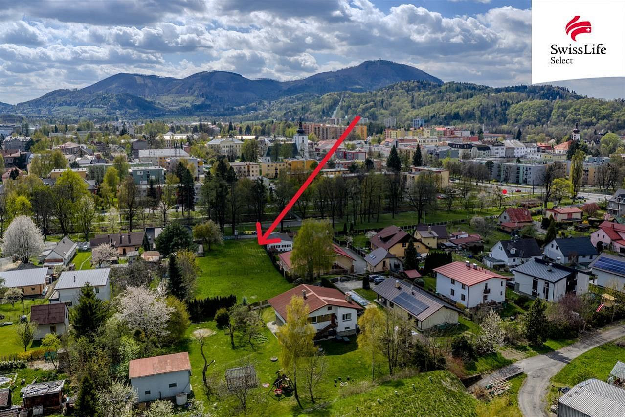 Prodej stavebního pozemku 1 180 m²