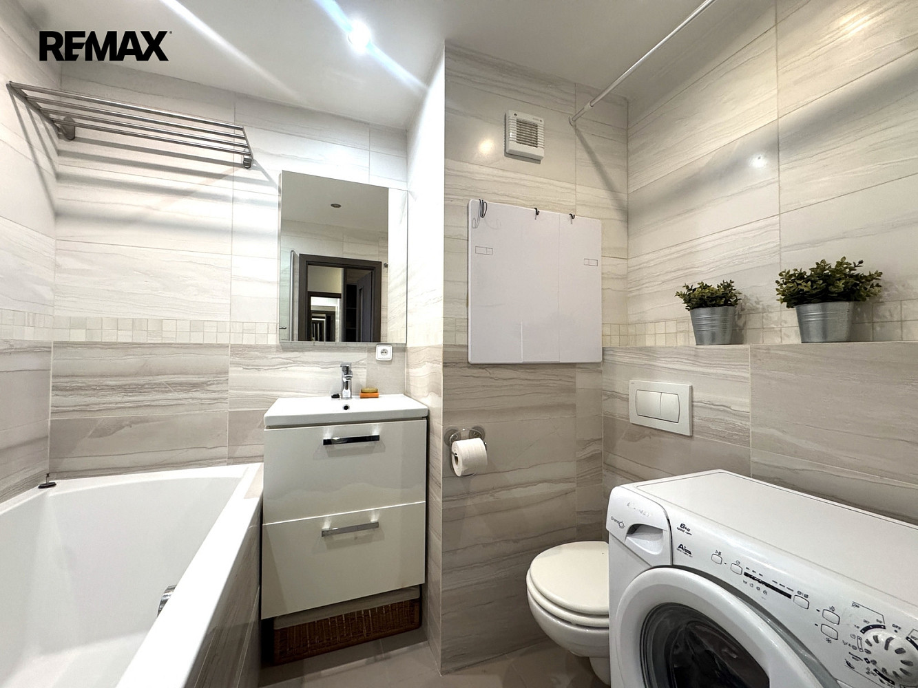 Pronájem bytu 2+kk 41 m² — photo 3