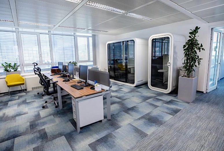 Pronájem kanceláře 281 m² – fotografie 4