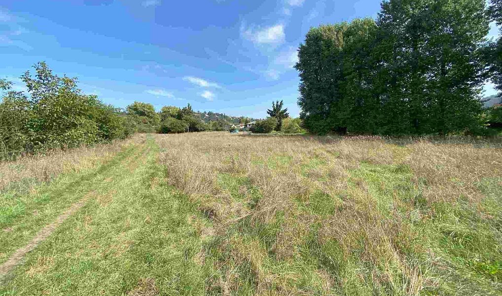 Prodej pozemku 601 m², Všenory – náhled fotky 2