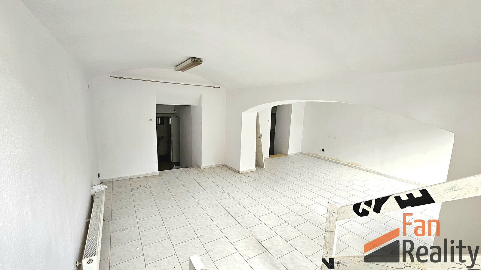 Pronájem obchodních prostor 86 m² – pohled 4