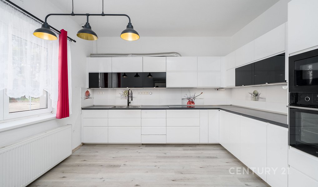 Prodej domu 241 m² s pozemkem 428 m², Chlumec – náhled fotky 17