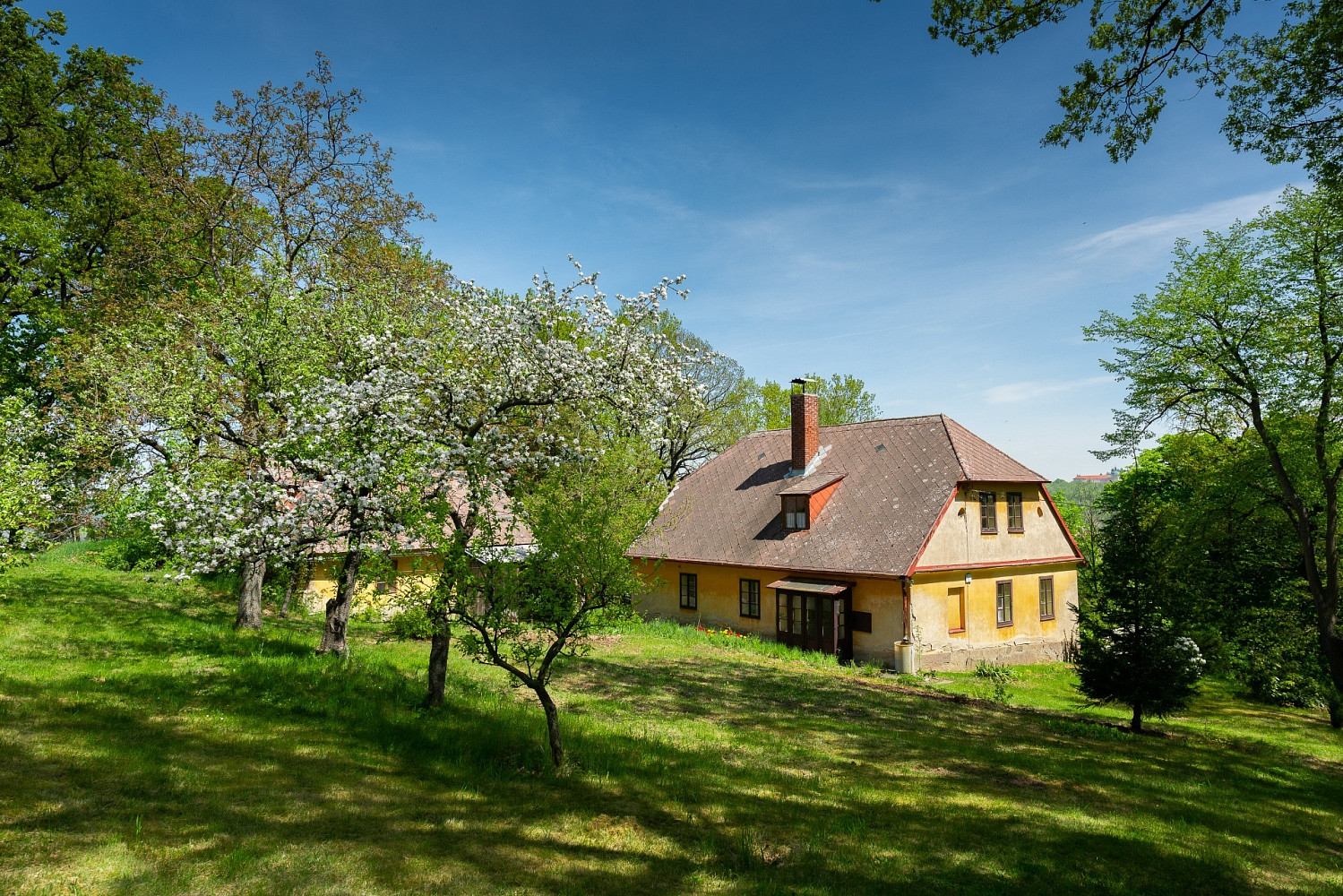 Prodej domu 240 m² s pozemkem 10 069 m²