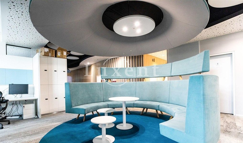 Pronájem kanceláře 902 m², Praha – fotka 1 z 6