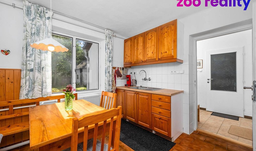 Prodej domu 234 m² s pozemkem 2 251 m², Sviny – náhled fotky 15