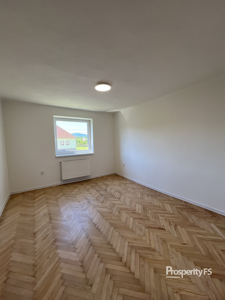 Pronájem bytu 3+1 58 m² — photo 3