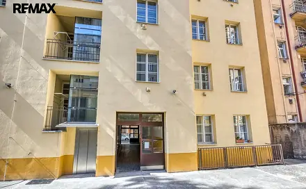 Prodej kanceláře 57 m², Žerotínova, Praha 3 - Žižkov