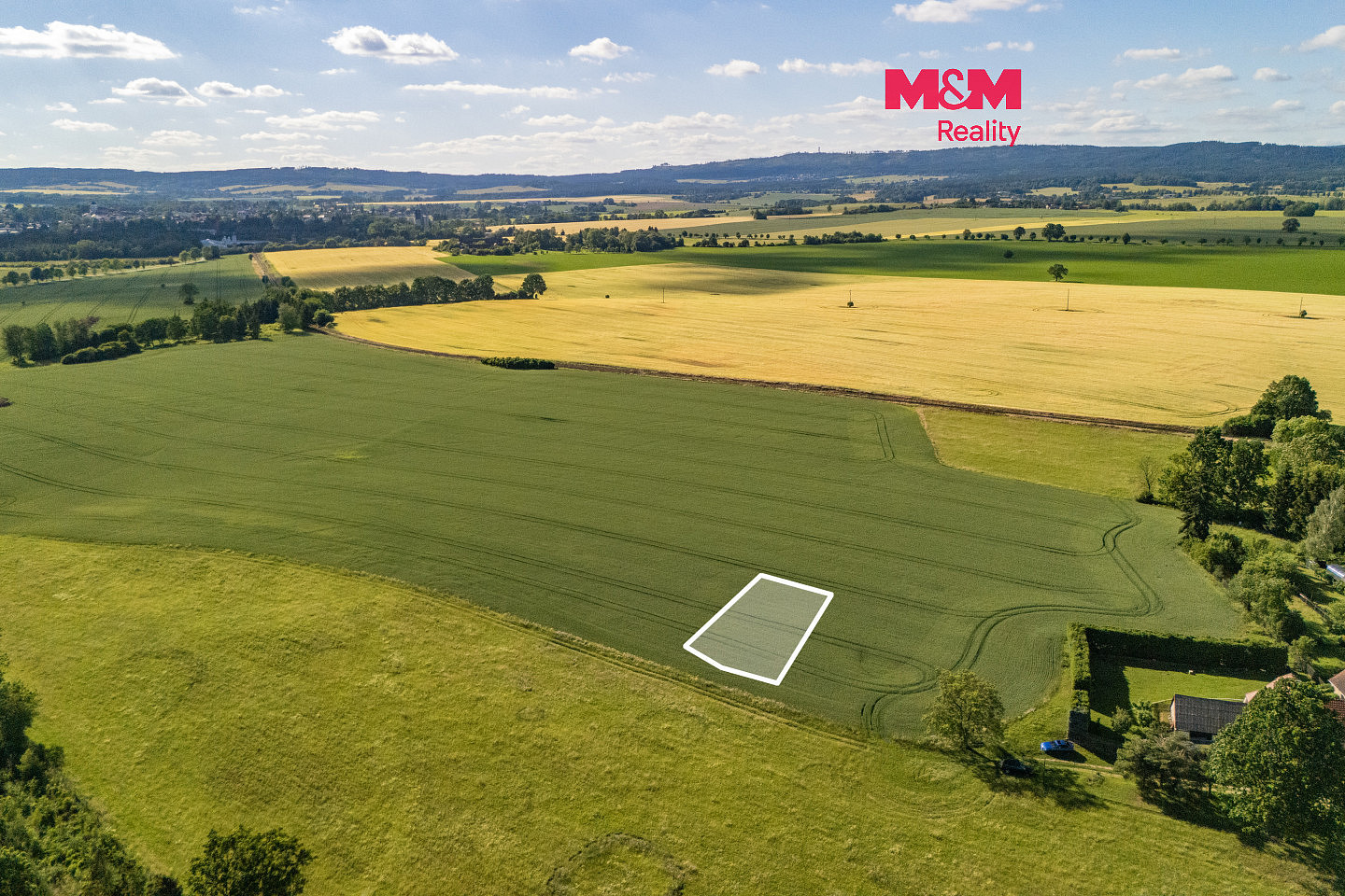 Prodej pole 1 228 m²