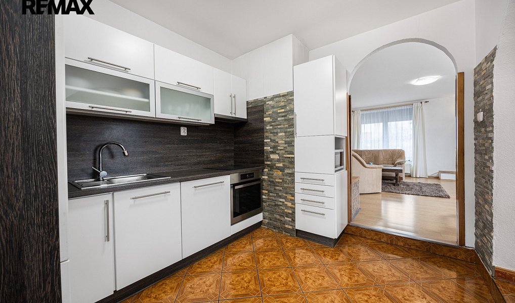 Prodej domu 240 m² s pozemkem 438 m², Nučice – náhled fotky 12