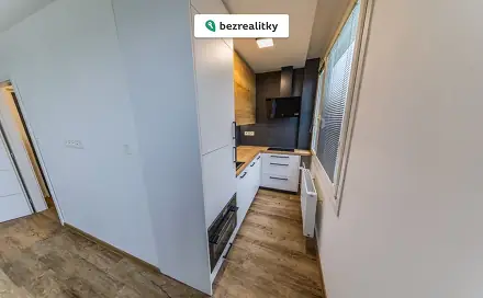 Prodej bytu 1+kk 28 m², Bělehradská, Pardubice - Polabiny