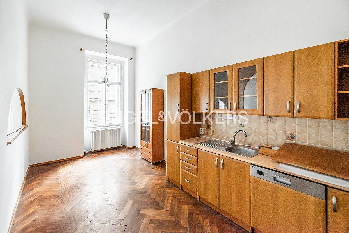 Pronájem bytu 4+kk 113 m² – fotografie 2