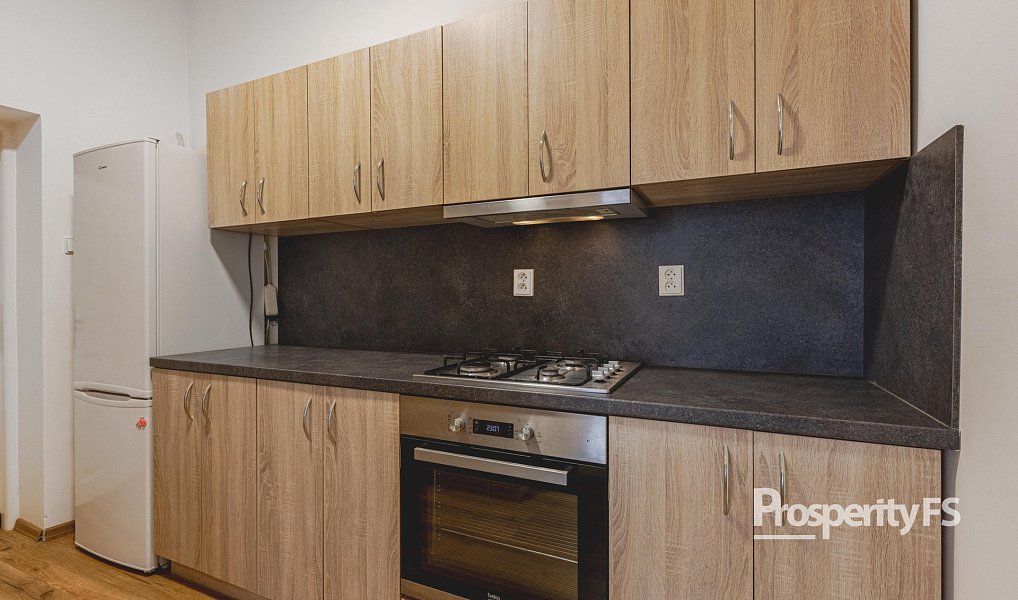 Prodej bytu 3+1 67 m², Hostinné – náhled fotky 8