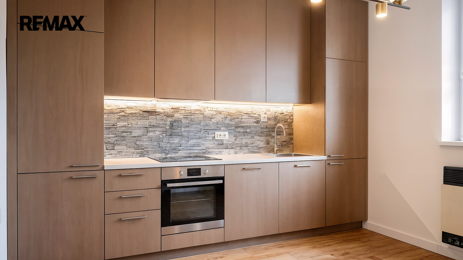 Prodej nájemního domu, činžáku 590 m² – pohled 2
