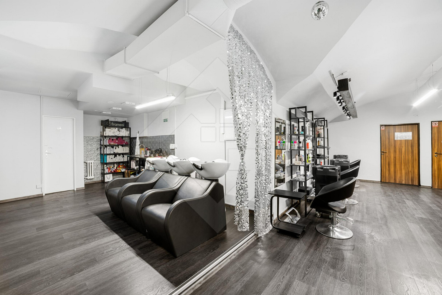 Beauty salon, Praha 1 – další