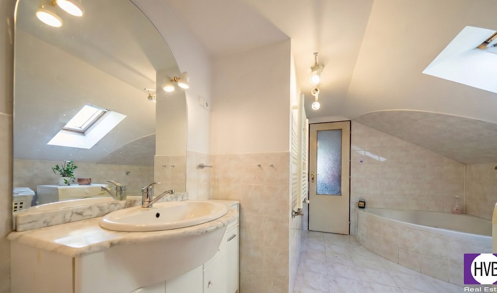 Prodej domu 170 m² s pozemkem 347 m², Holubice – náhled fotky 5
