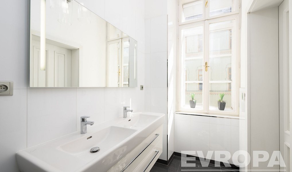 Prodej bytu 2+kk 77 m², Praha – náhled fotky 14